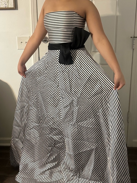 Halston Heritage Dresses & Skirts - Halston Heritage Black & White Strapless A-Line Gown with Waist Bow